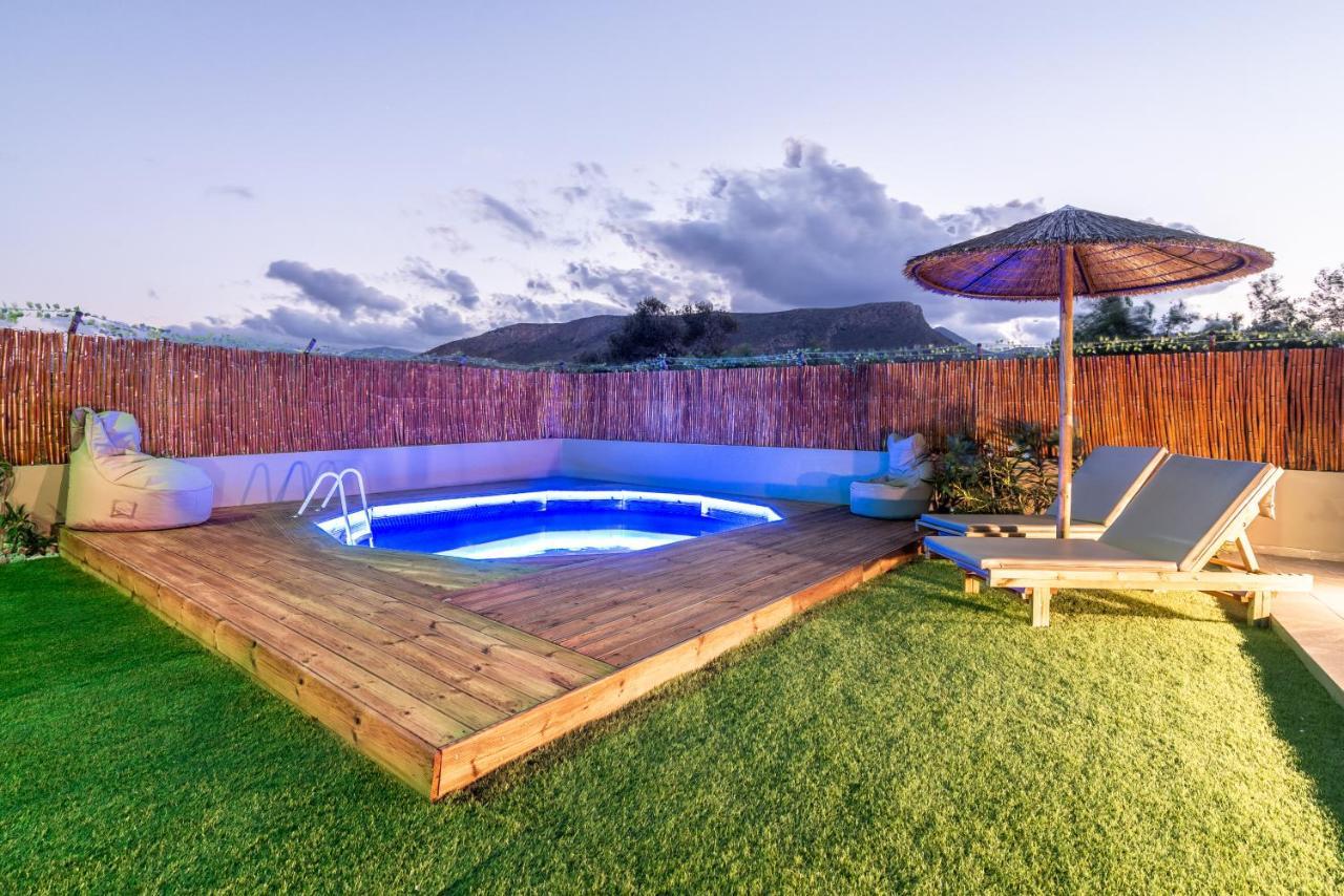 Cozy House With Pool Near Beach Gazi ภายนอก รูปภาพ