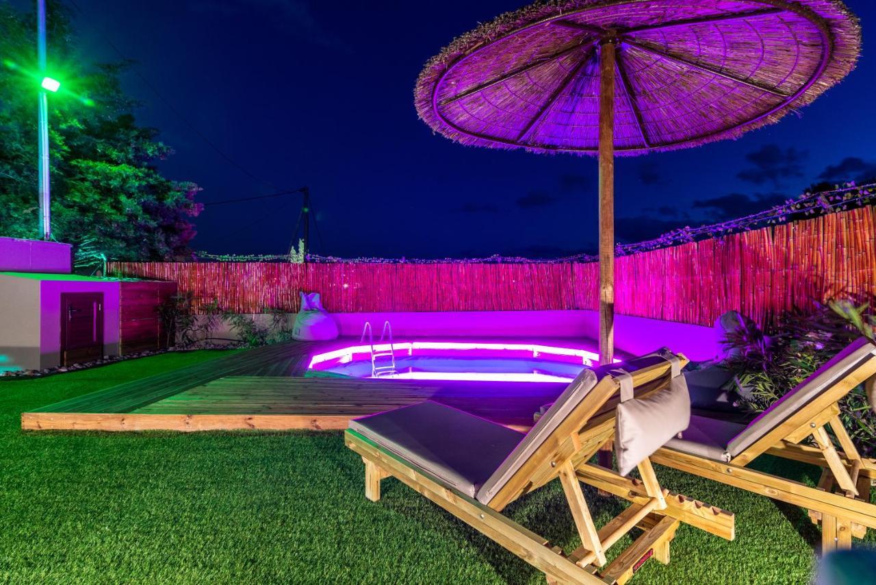 Cozy House With Pool Near Beach Gazi ภายนอก รูปภาพ